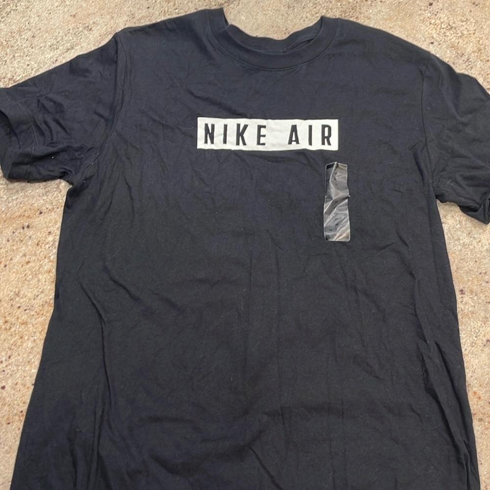 NWT men’s Nike T-shirt, size medium